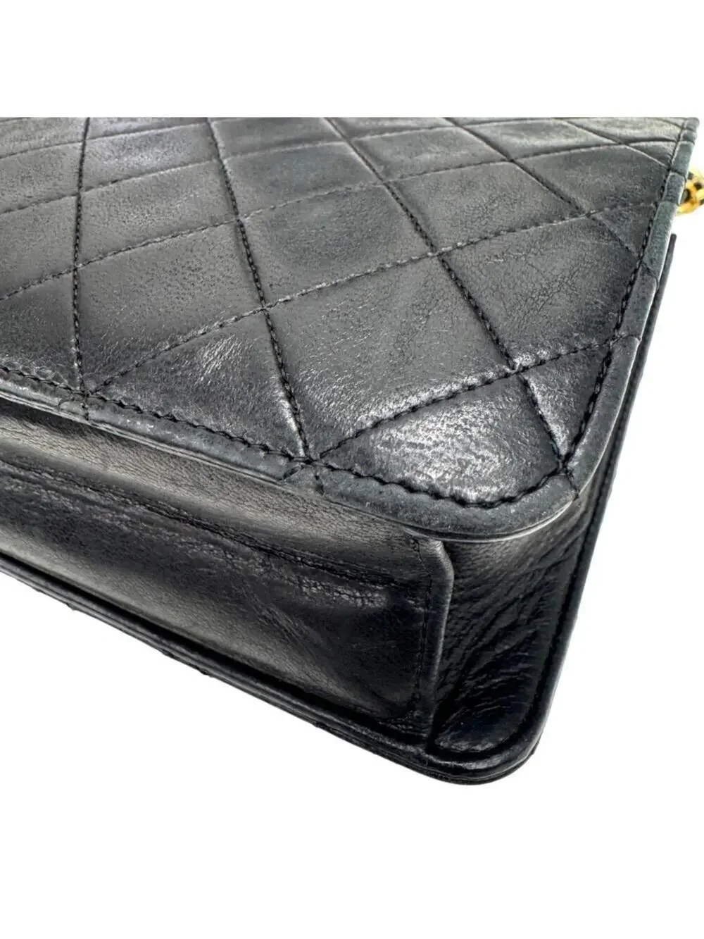 Chanel Vintage Clutch With Chain #299286C35B